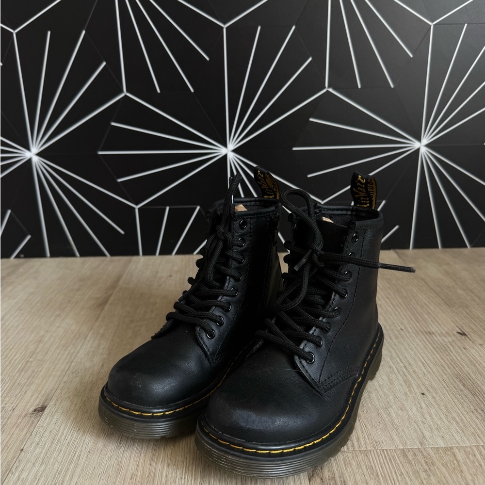 Dr. Martens Junior 1460 Softy T Leather Lace Up Boots - Picture 4 of 7